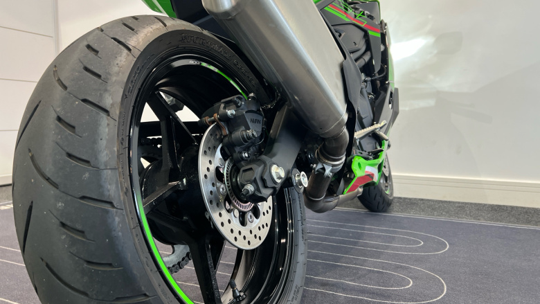 Kawasaki Ninja Zx 4 ZX400SRFNN (24MY)